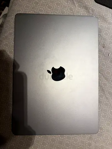 Used MacBook Air M3 13 space grey 512gb 8gb - Good Condition, SCREEN NOT WORKING