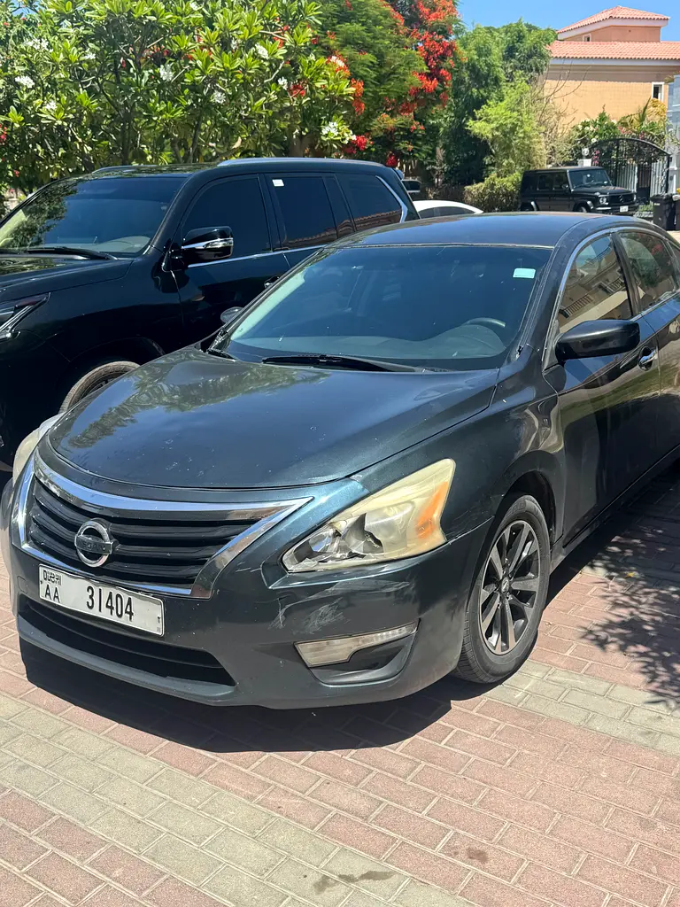 Nissan Altima 2015 — photo 1 of 7