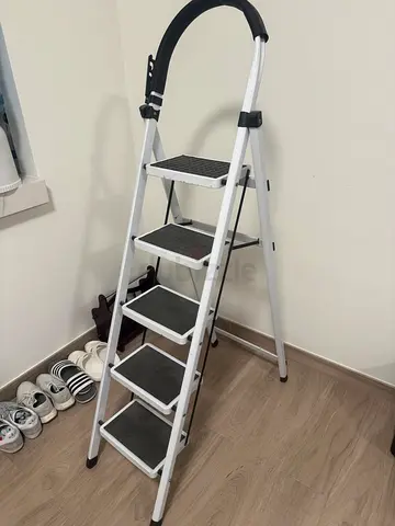 5-step Folding Aluminium Ladder