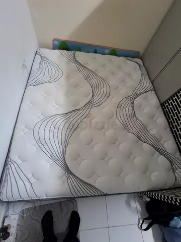 Queen size mattress in good condition, lightly used