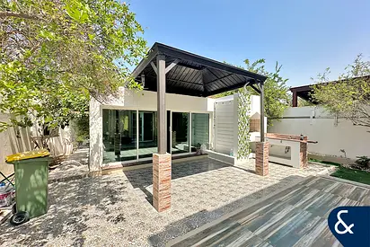 Type 3E End unit | Upgraded | Vacant | 3 Bed
