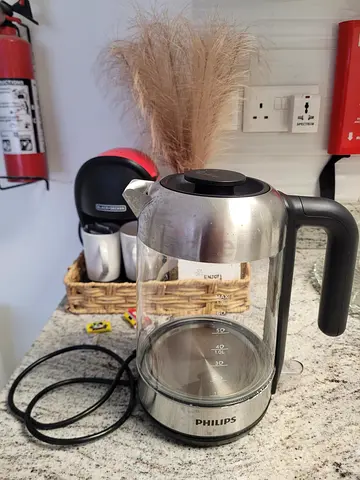 Philips Glass Electric Kettle - 1.7L, Used