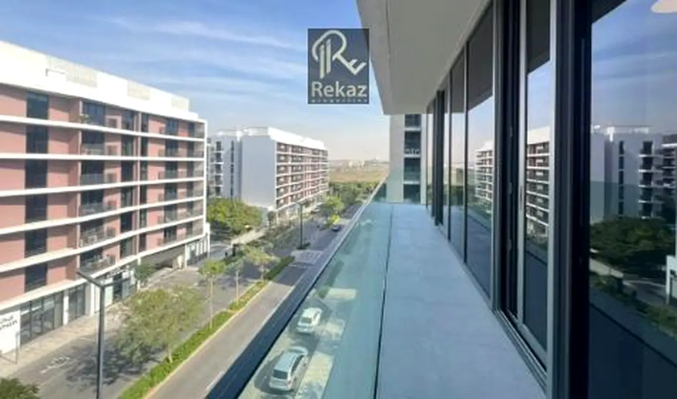 FREEHOLD| 2BHK| SEMI-CLOSE KITCHEN | CORNER UNIT|