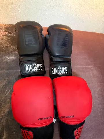 Pairs of Ringside boxing gloves (red and black) - oz-8 and oz-14