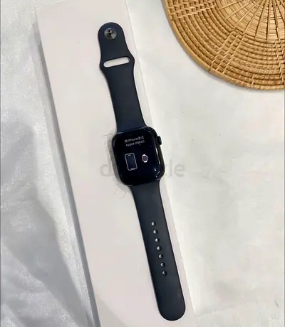 Apple Watch Series 8 (black) with sport band - good condition