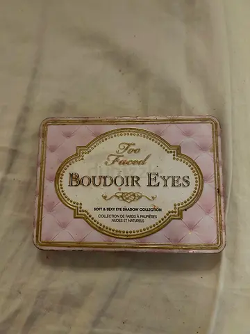 Makeup  Too faced palette skincare