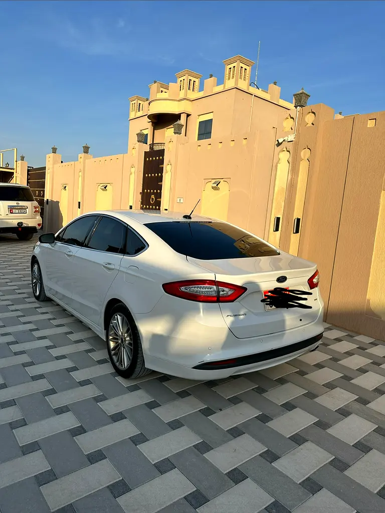 Ford Fusion 2014 — photo 1 of 7