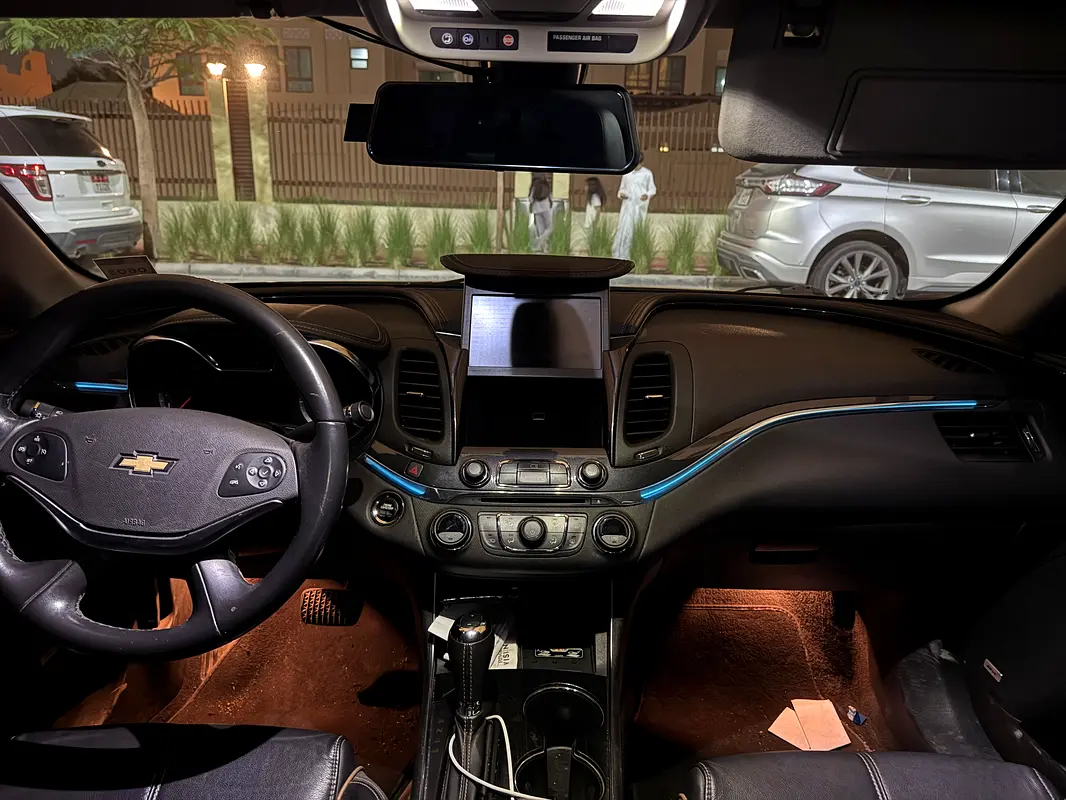 Chevrolet Impala 2018 — photo 1 of 13
