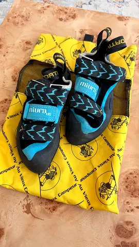 La Sportiva Rock Climbing Shoes Size 37 | Like New Condition