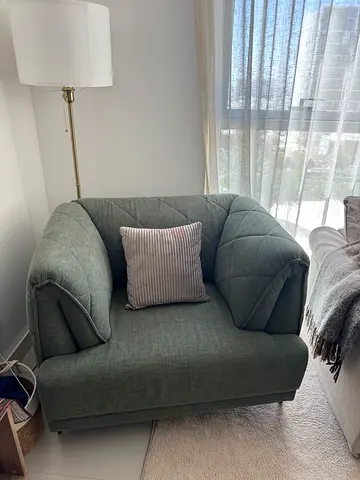 Lounge Arm Chair - Barely Used