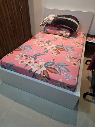 Bed frame with mattress 200 thk like brand new