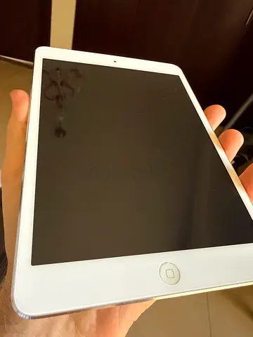 Apple iPad mini 1st Gen (white) - good condition, tested.