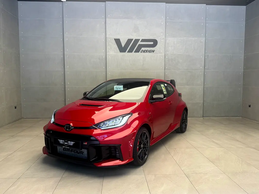 Toyota Yaris 2026 — photo 1 of 17