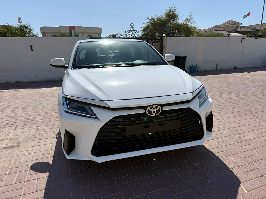 Toyota Yaris 2023 — photo 1 of 20