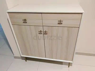 Shoe cabinet