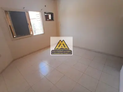 Open view / One bedroom and living room / Large area / Special price / On the main road /