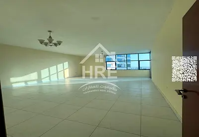 شقة واسعة بثلاث غرف نوم في برج فالكون 1