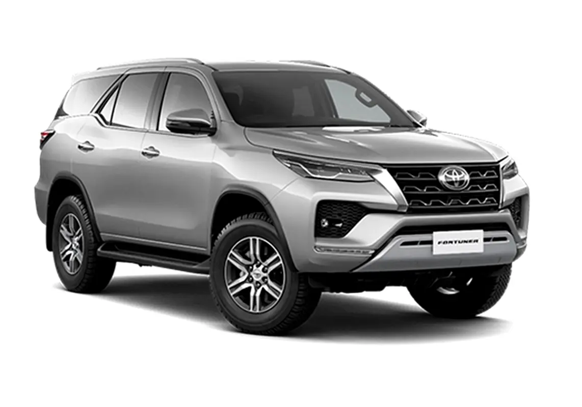 Toyota Fortuner 2023 — photo 1 of 3