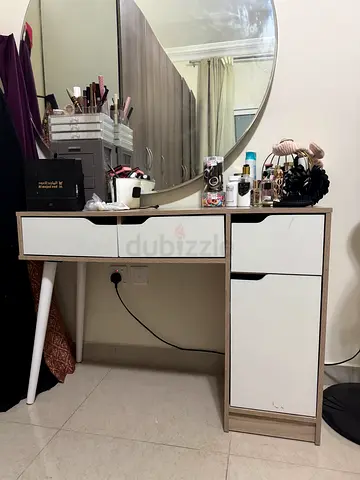 Dressing table