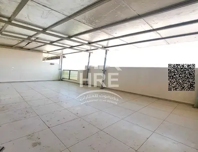 Spacious 2 bedroom 2 bath apartment of 989 sq ft with balcony and covered parking.