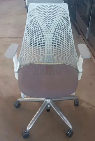 Sor selling herman miller sayle chair.good condition only little use