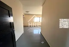 Spacious studio with central air conditioning and a smart price