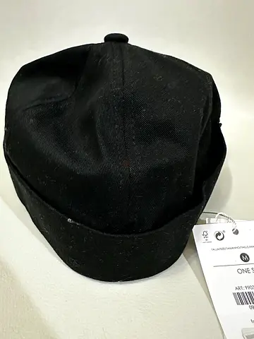 BERSHKA CAP BRAND NEW SELLING AT CHEAP PRICE
