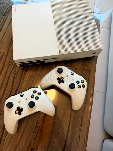 Xbox One S - Like NEW!!!!