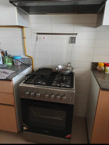 Used freestanding gas cooker with oven - good working condition