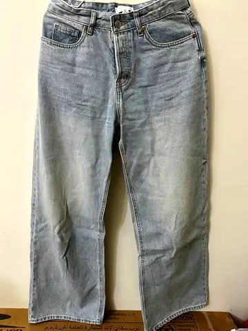 HM WOMEN LOOSE JEANS BRAND NEW