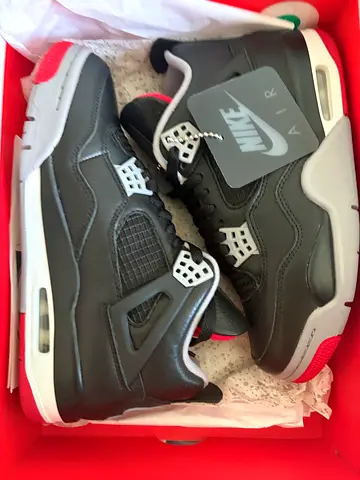 Jordan 4 bred reimagined 7 US / 40 EU BRAND NEW