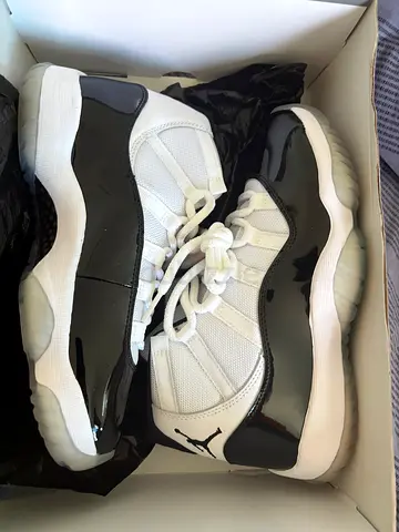 Jordan 11 concords 7 US / 40 EU brand new