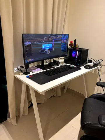 Awesome working desk/computer table