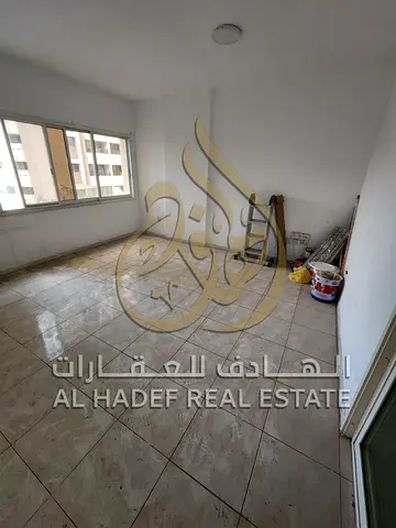 الدفع متاح على 4 أو 6 دفعات لسهولة السداد. الشقة مناسبة للعائلات الباحثة عن الراحة والسكن في موقع مميز قريب من المدارس والأسواق ووسائل المواصلات. للتو