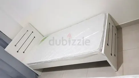 Single bed frame with mattress - white