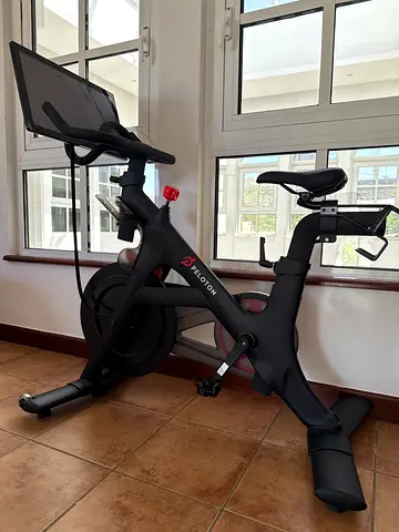 Peloton Exercise Bike - Good Condition (Includes Tablet/Screen)