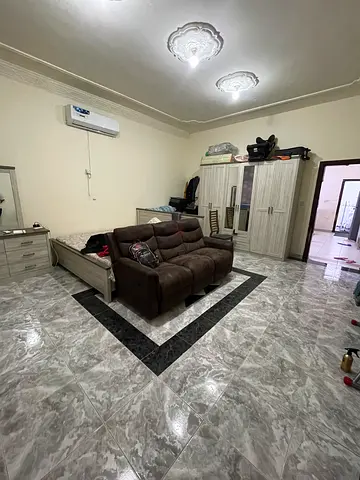 Spacious Excecutive bed space in 1BHK villa including furniture