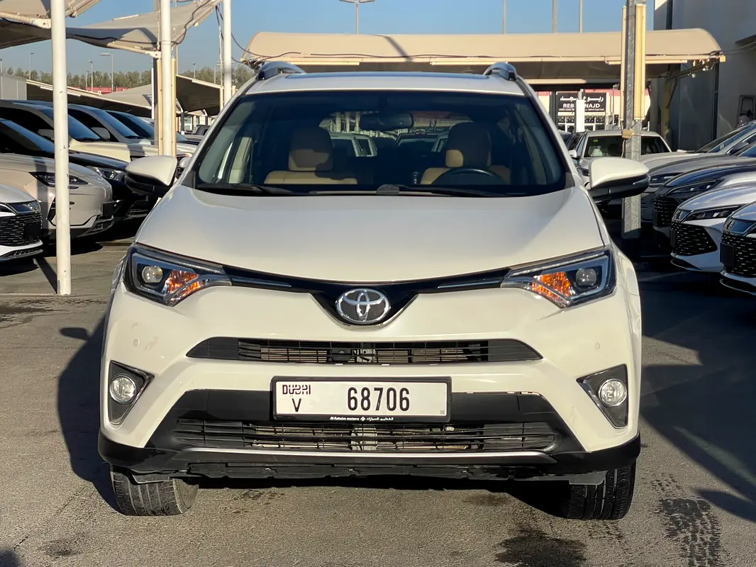 Toyota Rav 4 2018 — photo 1 of 10