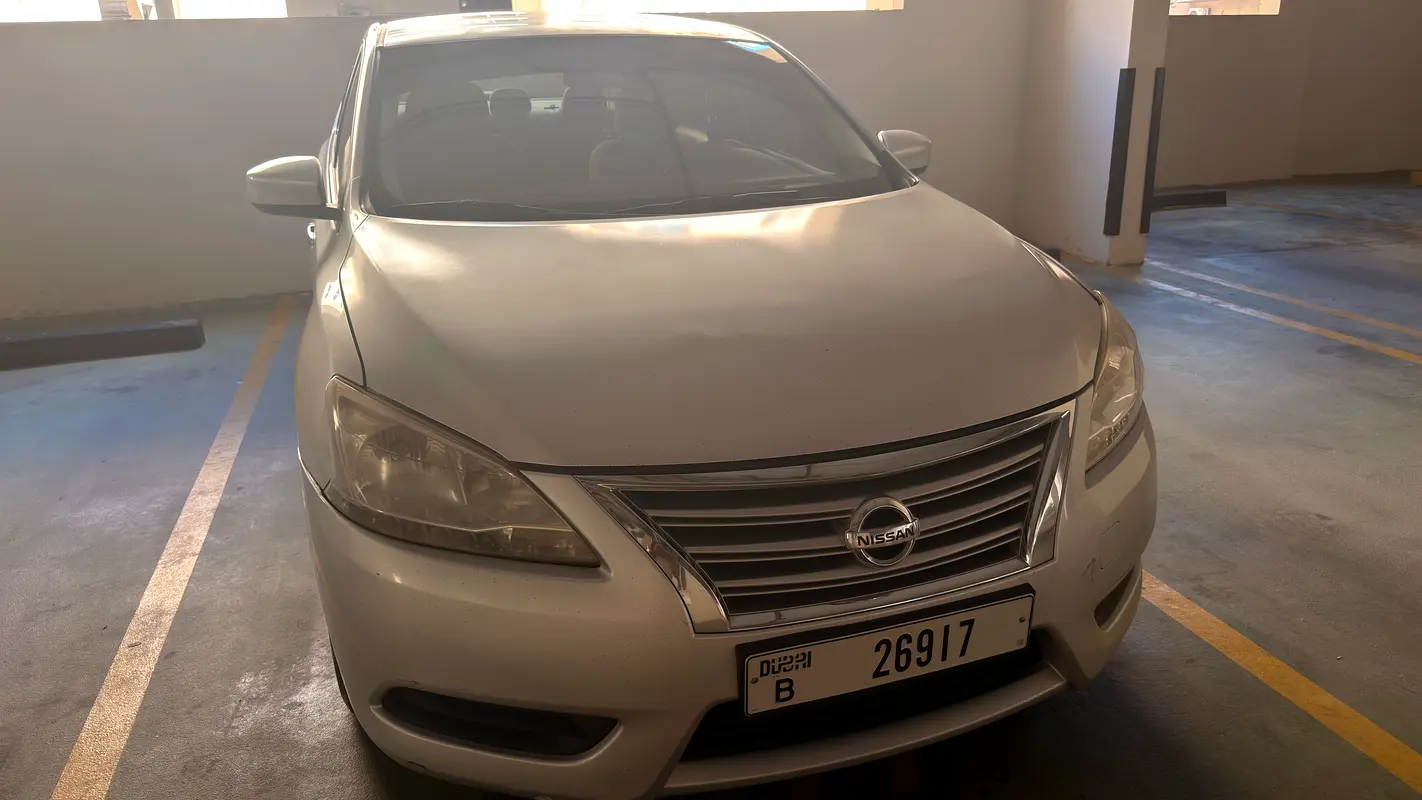 Nissan Sentra 2015 — photo 1 of 7
