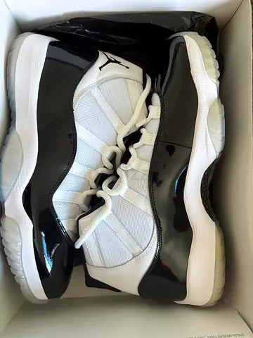 Jordan 11 concords 11 US / 45 EU BRAND NEW
