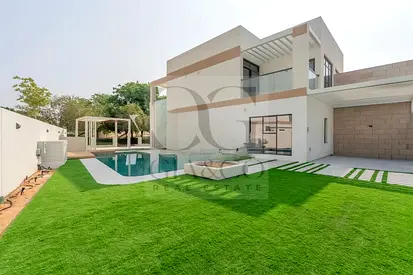 Single Row | Private Pool | Corner Plot