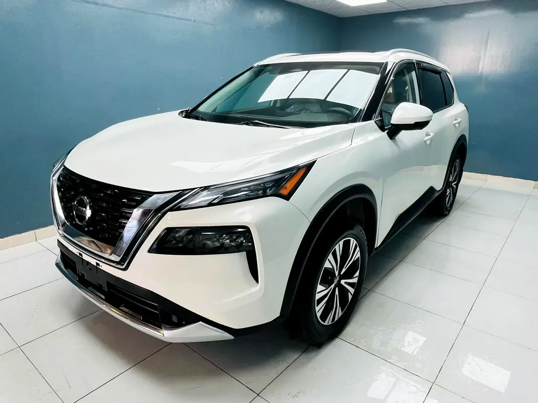 Nissan Rogue 2021 — photo 1 of 16