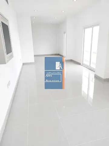 Stylish Office in Established Commercial Area of Bur Dubai