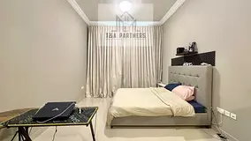 Upgraded Fully Furnished Studio with Balcony