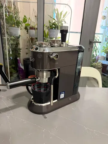 Branded Delonghi (EC 885) Coffee maker / Expresso machine
