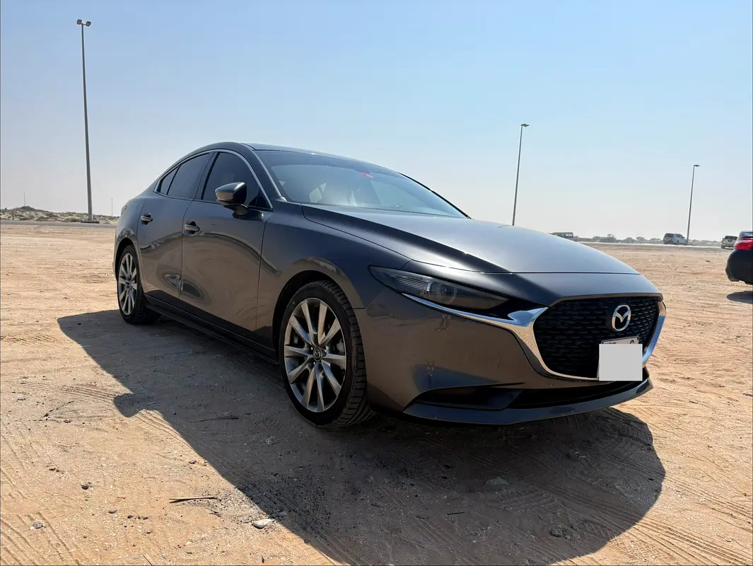 Mazda 3 2022 — photo 1 of 5