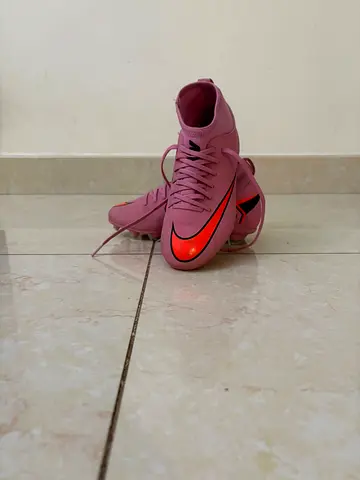 Nike Mercurial Superfly Football Shoes for a girl 33EU