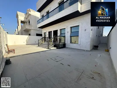 Opportunity to own a two-story villa with a rooftop terrace, featuring 6 master bedrooms and an internal elevator. The price includes electricity, wat