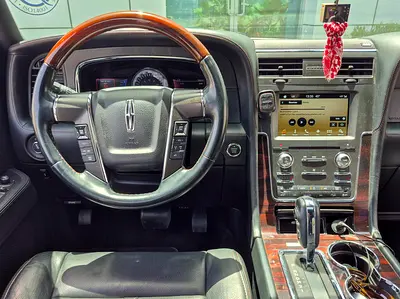 2017 Lincoln NAVIGATOR — фото 10