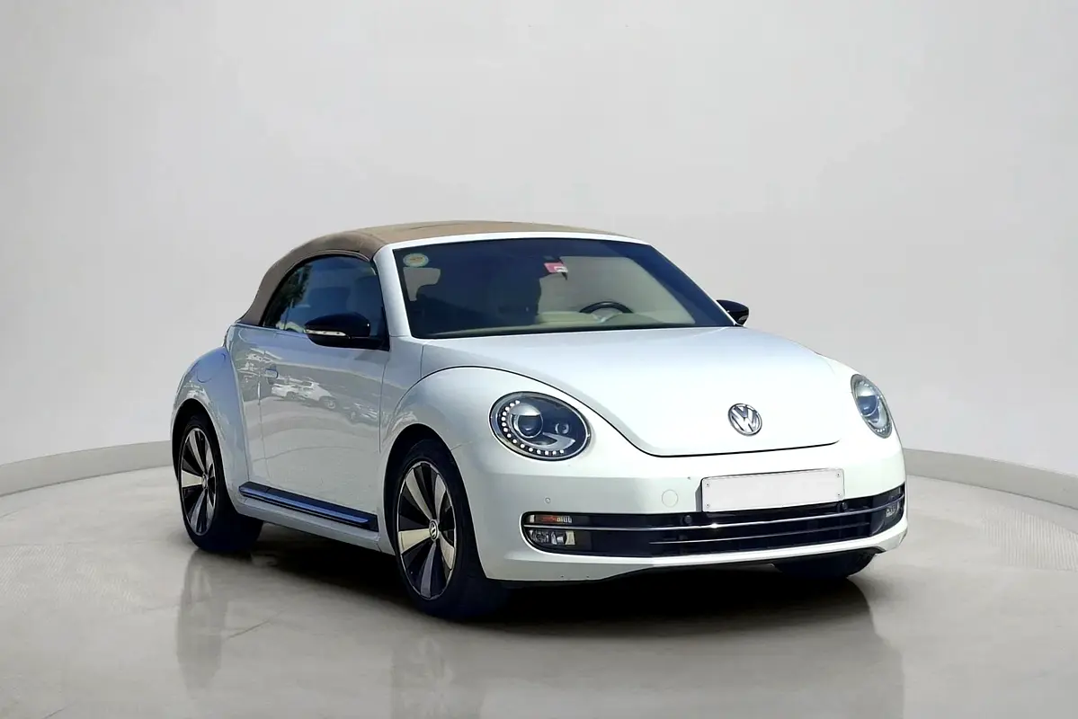 Volkswagen Beetle 2016 — photo 1 of 15